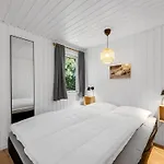 Allen - 1km From The Sea By Interhome