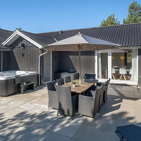 Allen - 1km From The Sea By Interhome