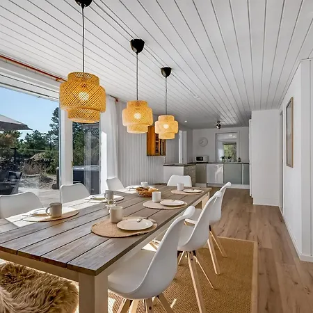 Allen - 1km From The Sea By Interhome Feriehus