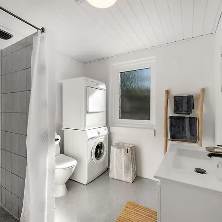 Allen - 1km From The Sea By Interhome Feriehus