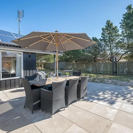 Allen - 1km From The Sea By Interhome